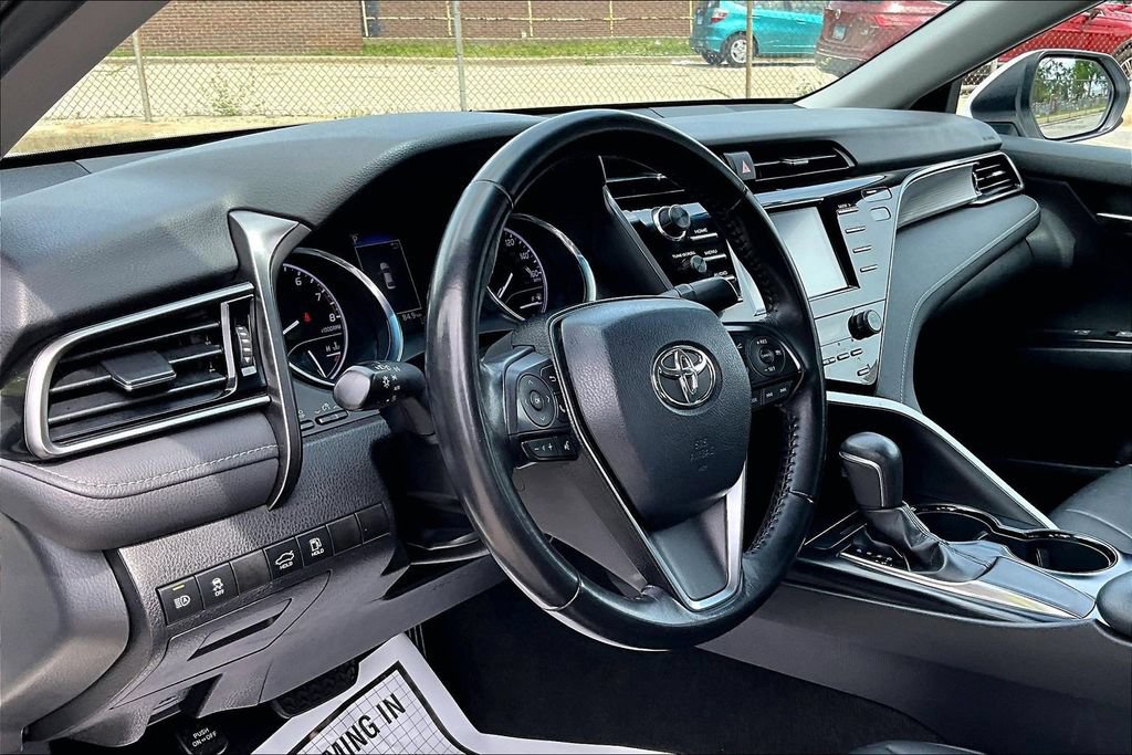 Used 2019 Toyota Camry SE FWD image 13