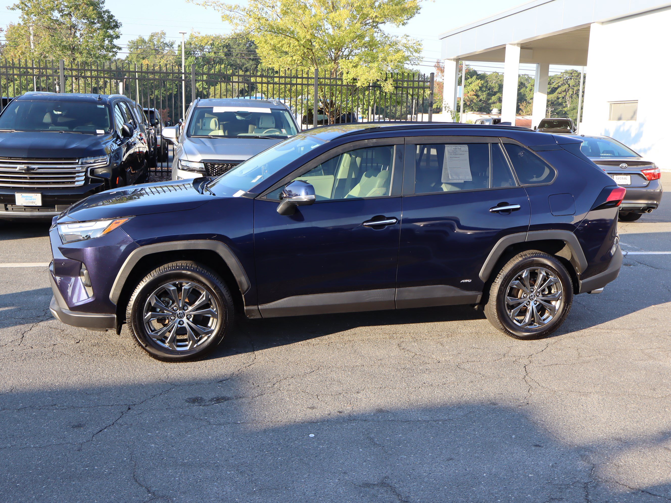 Used 2022 Toyota RAV4 Limited AWD/4WD image 7