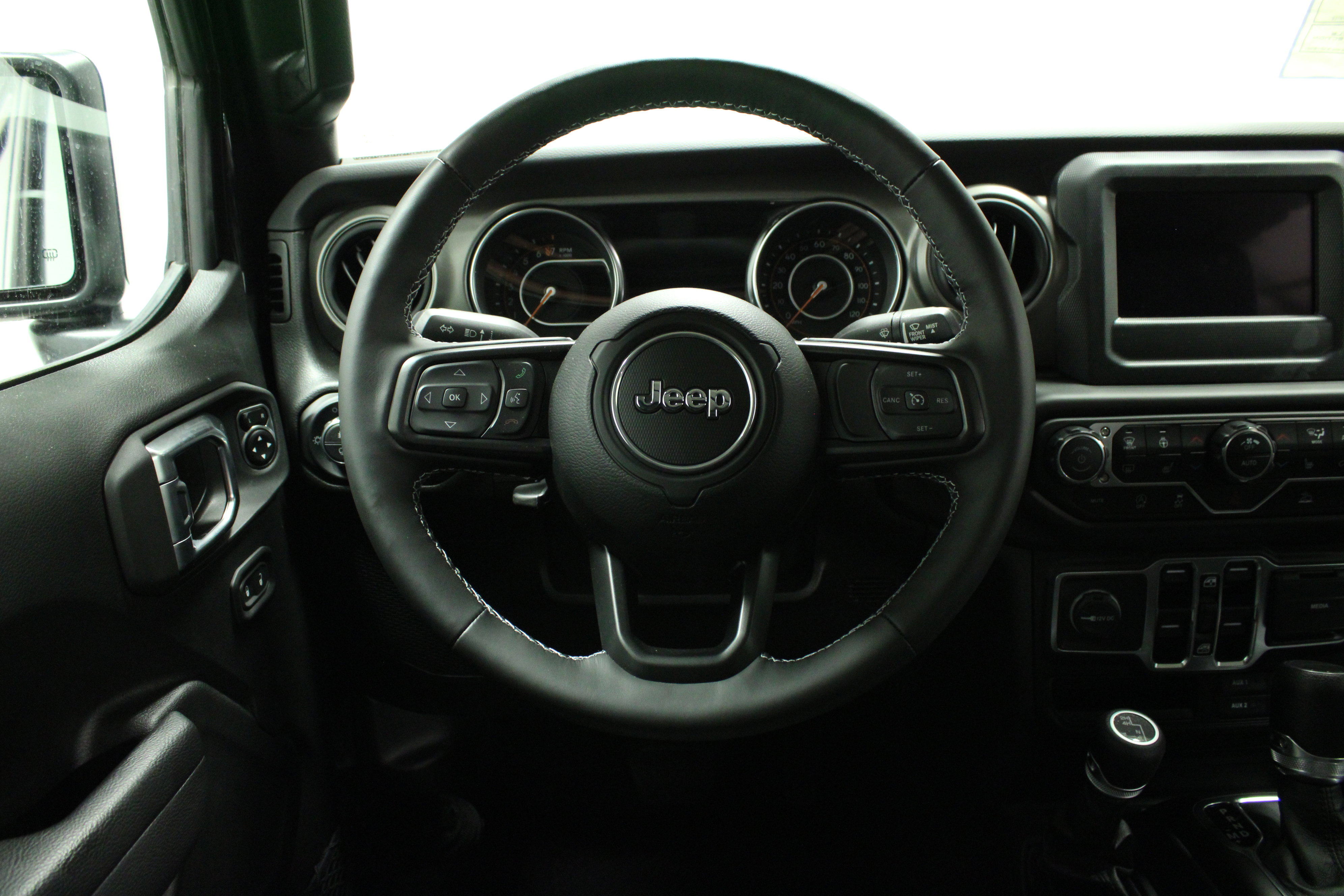 Used 2023 Jeep Gladiator Sport image 22