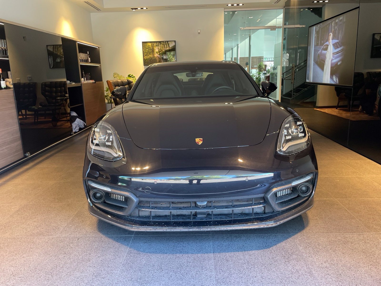 Used 2023 Porsche Panamera 4 Platinum Edition AWD/4WD image 1