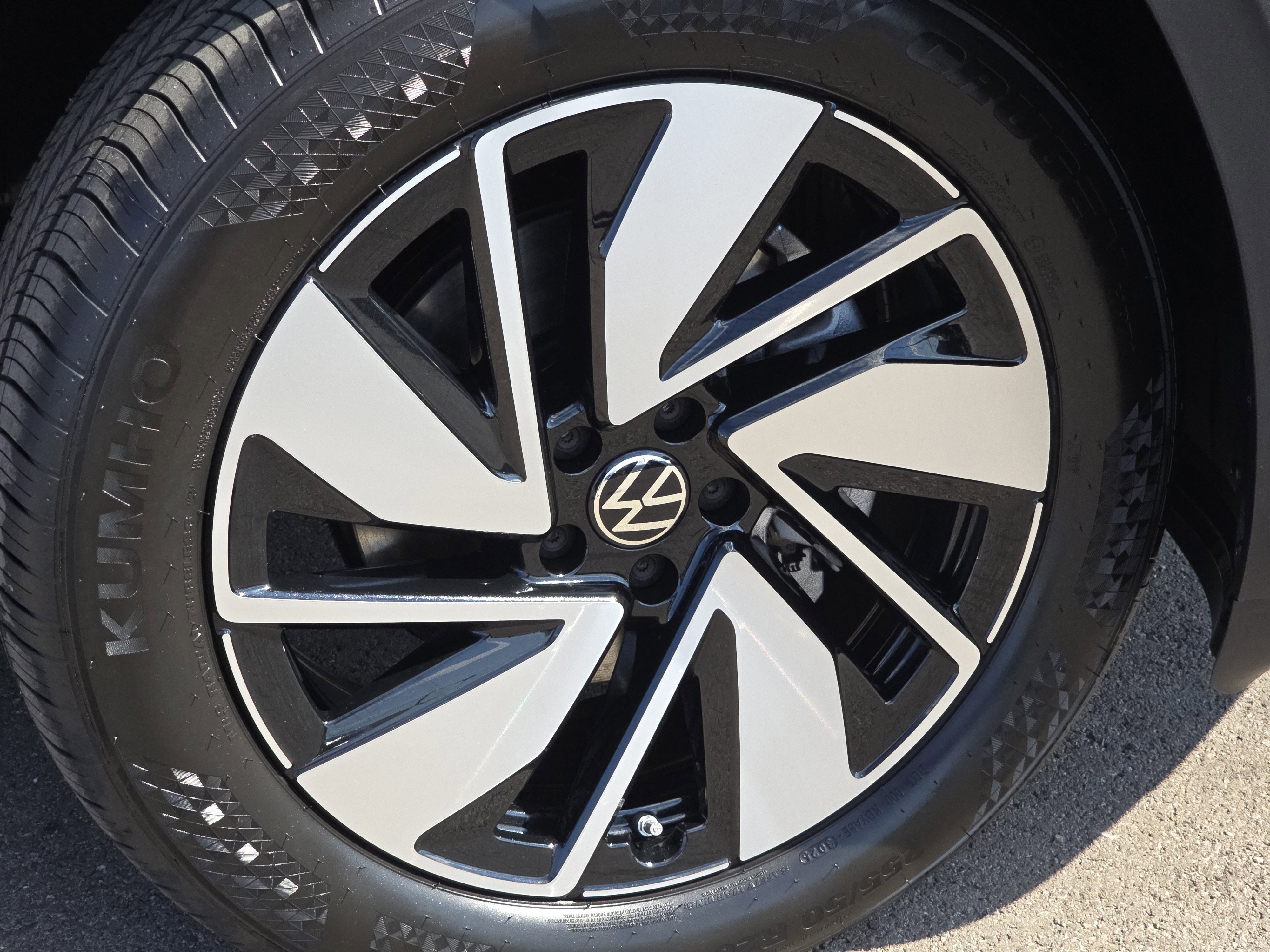 New 2026 Volkswagen Atlas SEL image 14