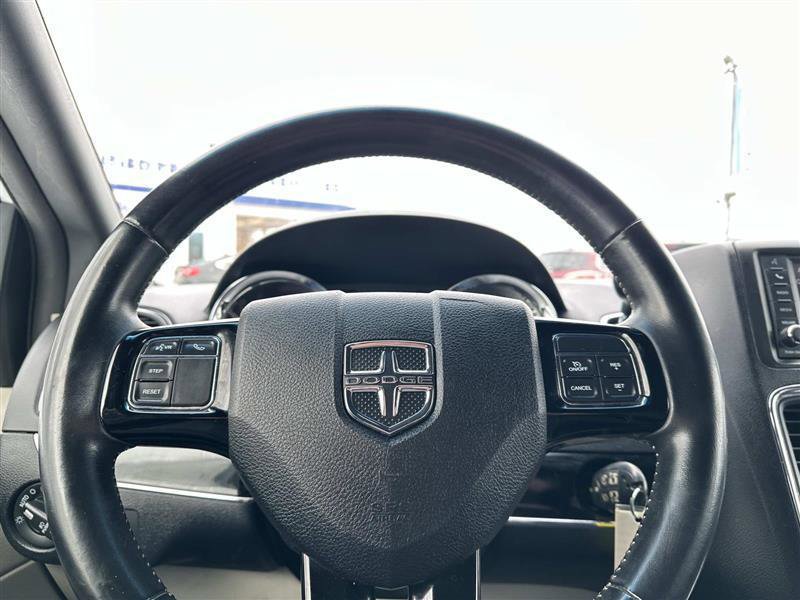 Used 2018 Dodge Grand Caravan SXT image 15