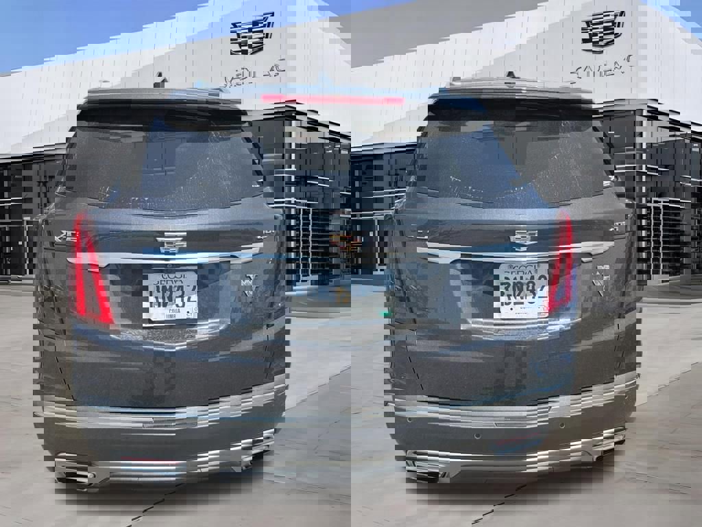 Used 2021 Cadillac XT5 Premium Luxury FWD image 5