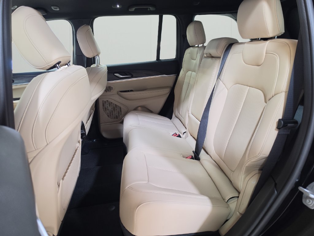 New 2027 Jeep Grand Cherokee Limited AWD/4WD image 16