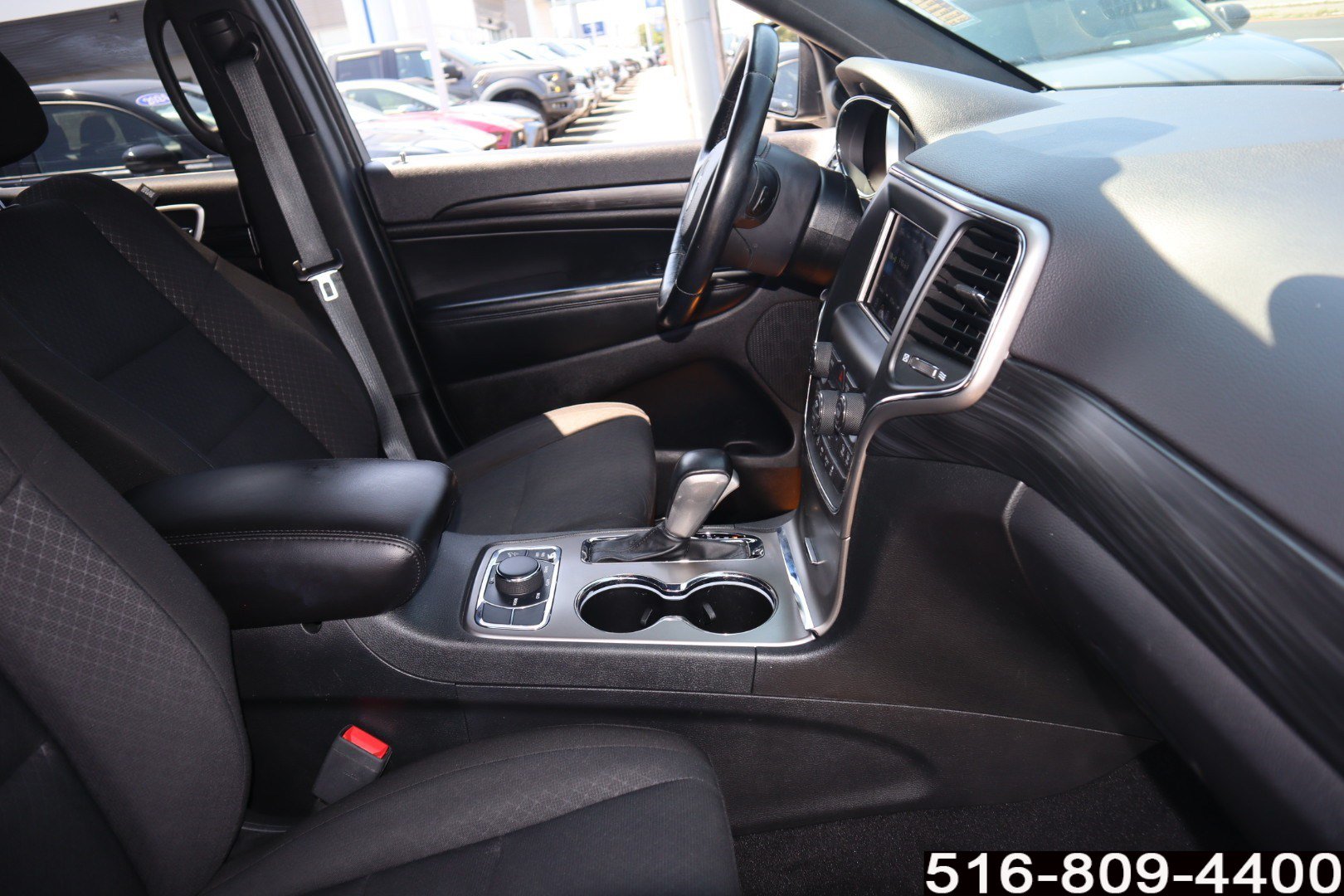 Used 2021 Jeep Grand Cherokee Laredo AWD/4WD image 21