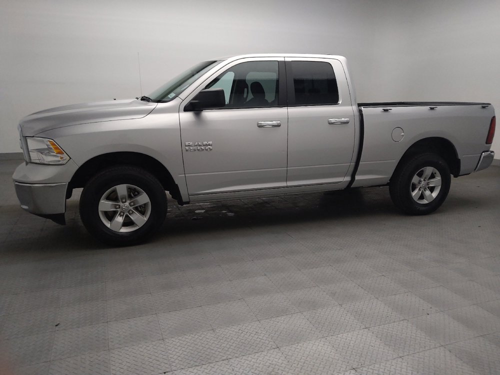 Used 2017 RAM 1500 Classic SLT AWD/4WD image 2