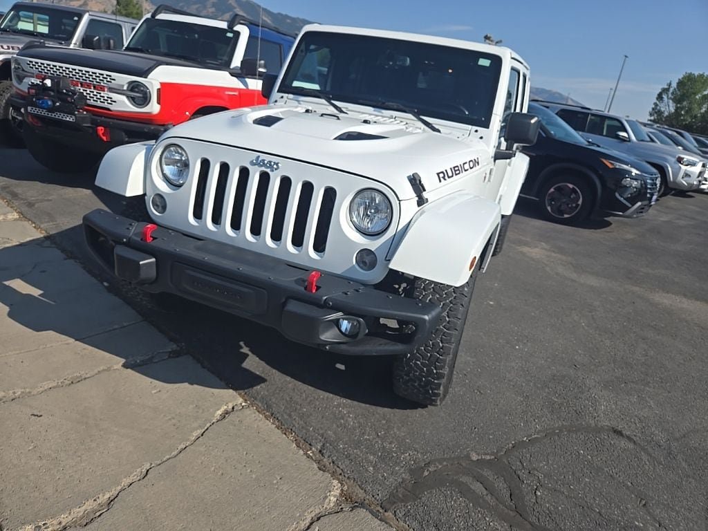 Used 2015 Jeep Wrangler Unlimited Rubicon AWD/4WD image 3