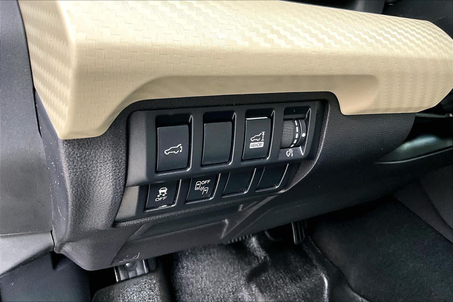 Used 2019 Subaru Ascent Premium AWD/4WD image 32