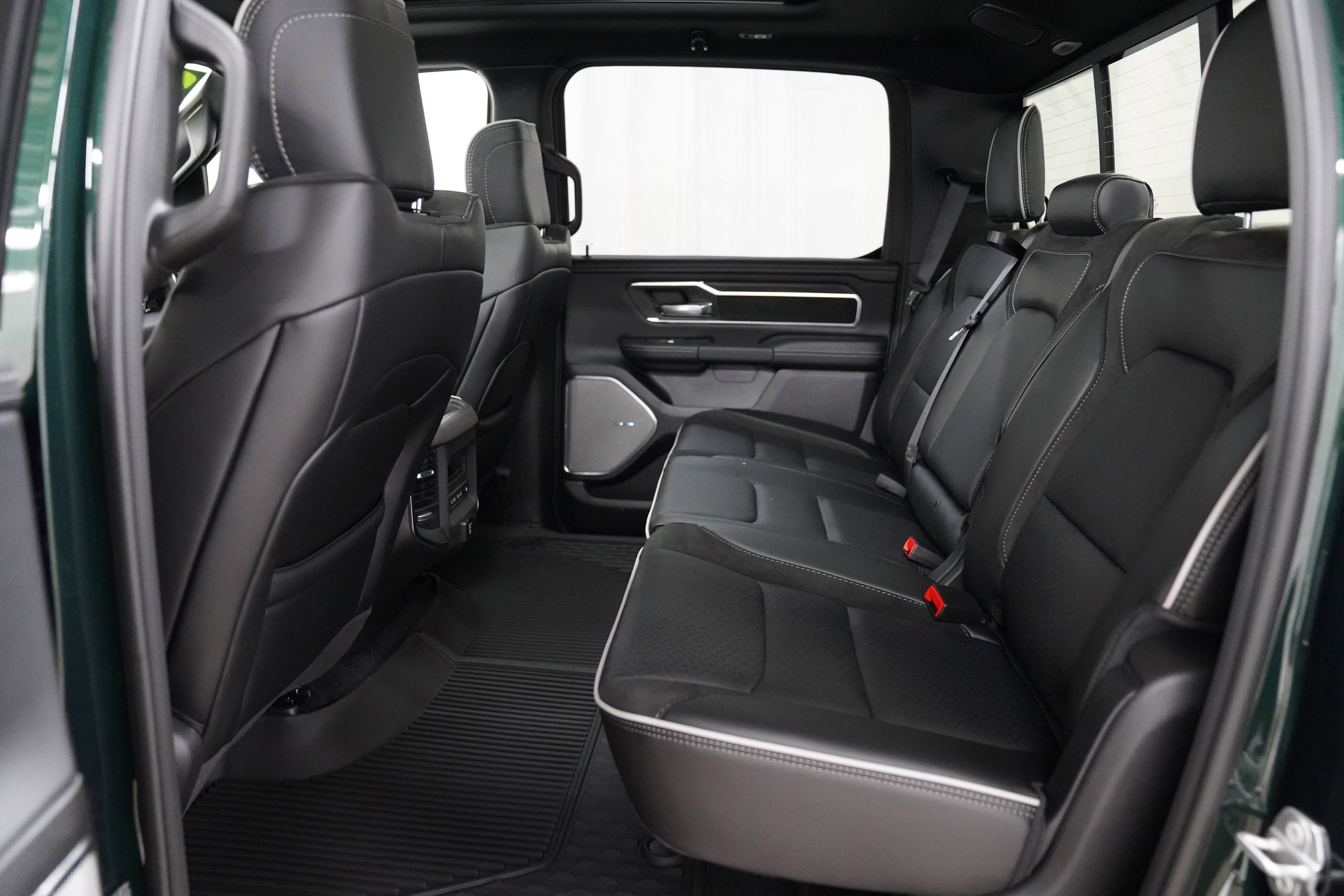 New 2026 RAM 1500 Laramie AWD/4WD image 5
