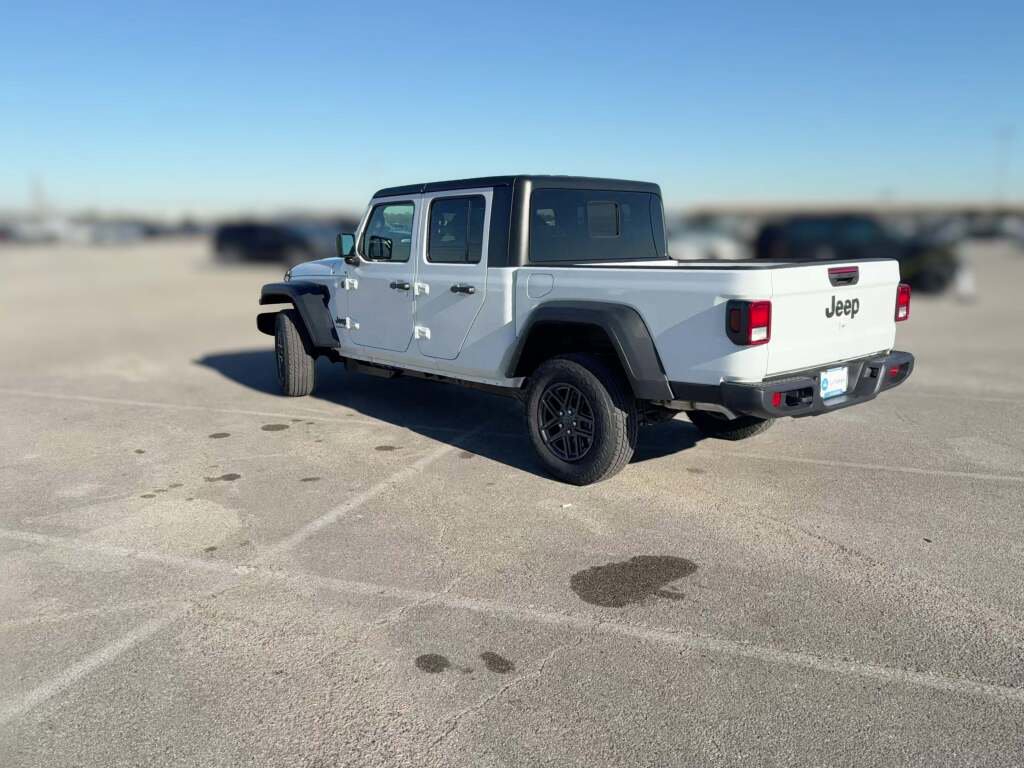 New 2026 Jeep Gladiator Sport image 8
