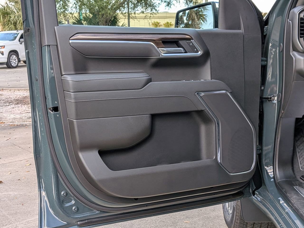 New 2026 Chevrolet Silverado 1500 LT w/ Leather Package RWD image 7