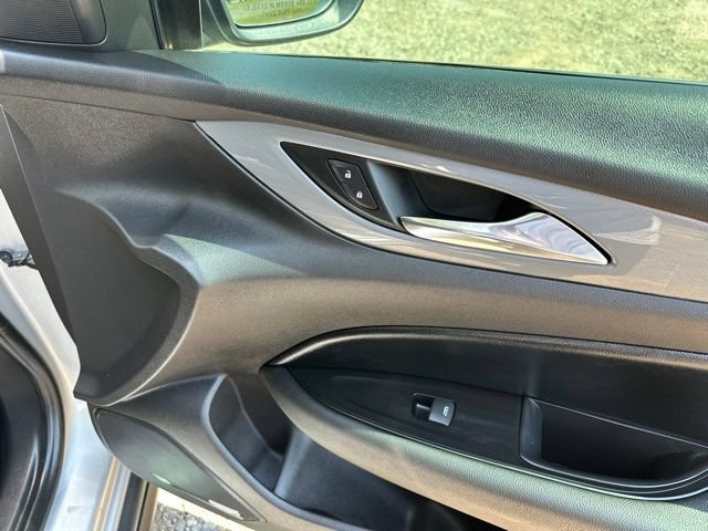 Used 2018 Buick Regal Preferred w/ Sights and Sounds Package AWD/4WD image 19