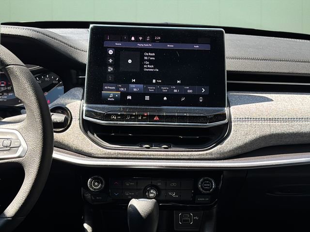 Used 2024 Jeep Compass Sport image 22