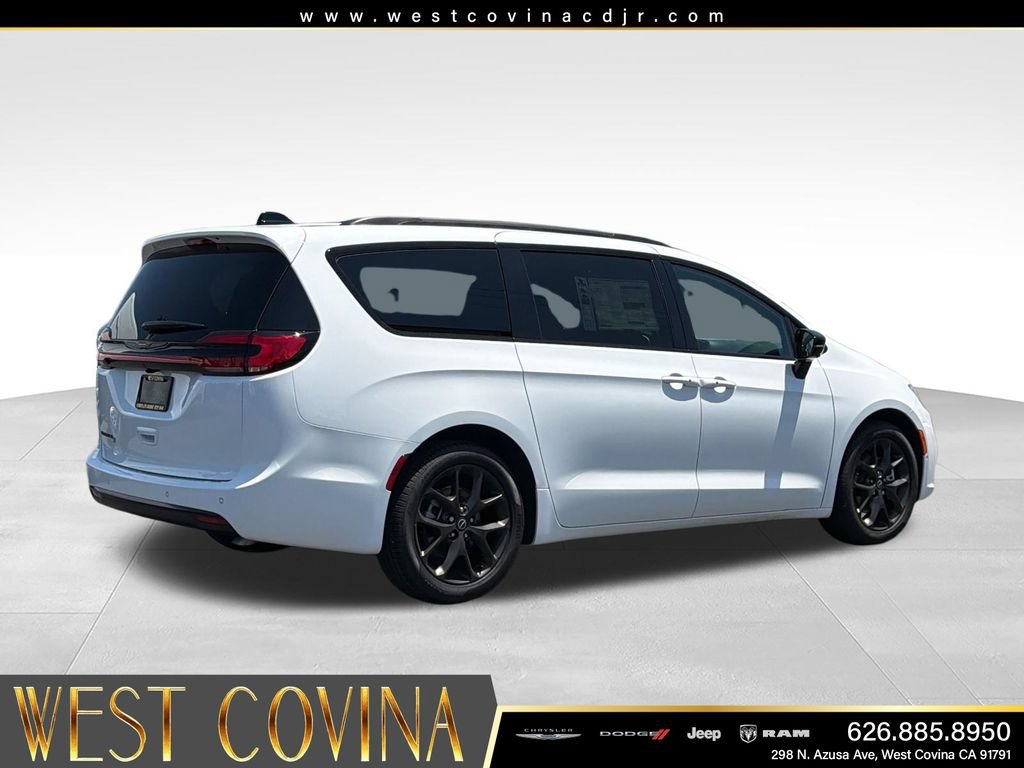 New 2026 Chrysler Pacifica Select w/ S Appearance Package FWD image 5