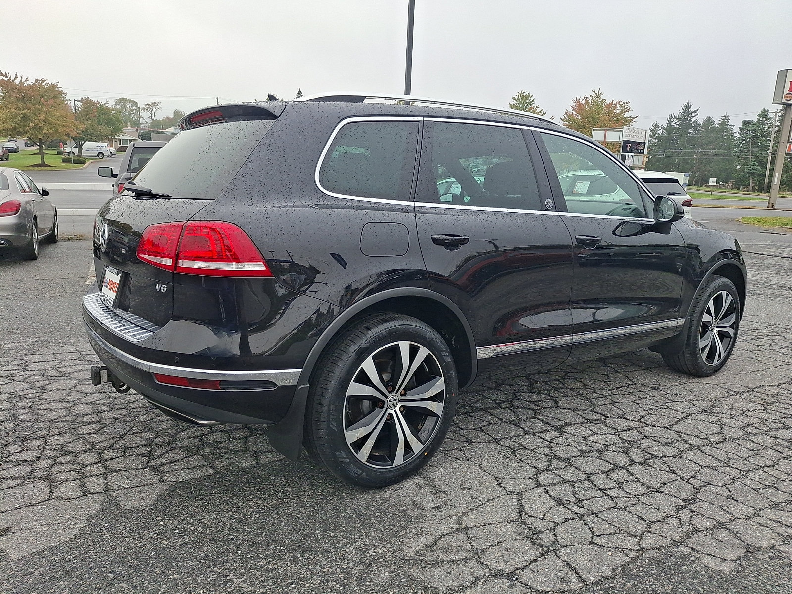 Used 2017 Volkswagen Touareg Wolfsburg Edition AWD/4WD image 6