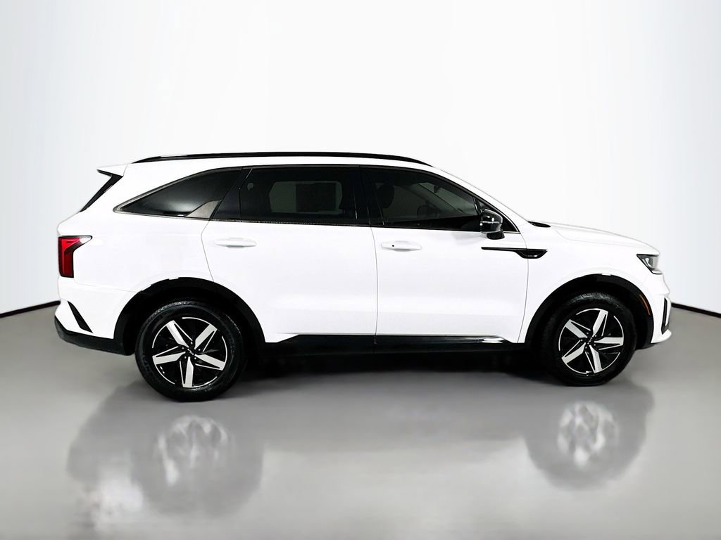 Used 2022 Kia Sorento EX w/ Panoramic Sunroof Package FWD image 9