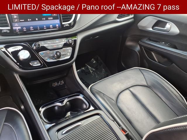 Used 2025 Chrysler Pacifica Limited FWD image 38