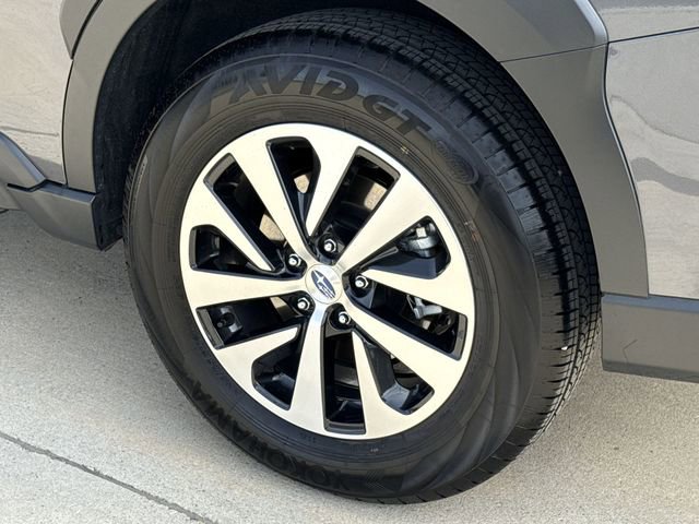 Certified 2025 Subaru Outback Premium image 12