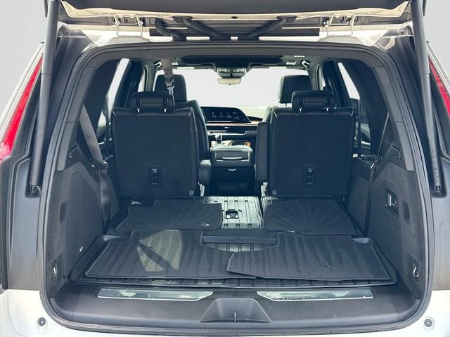 Used 2024 Cadillac Escalade Premium Luxury w/ Performance Package image 19