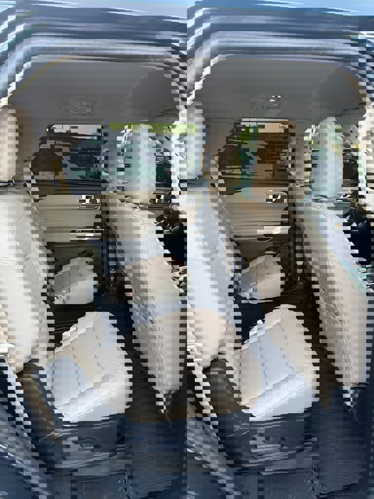 Used 2023 Ford Explorer XLT w/ Equipment Group 202A image 13