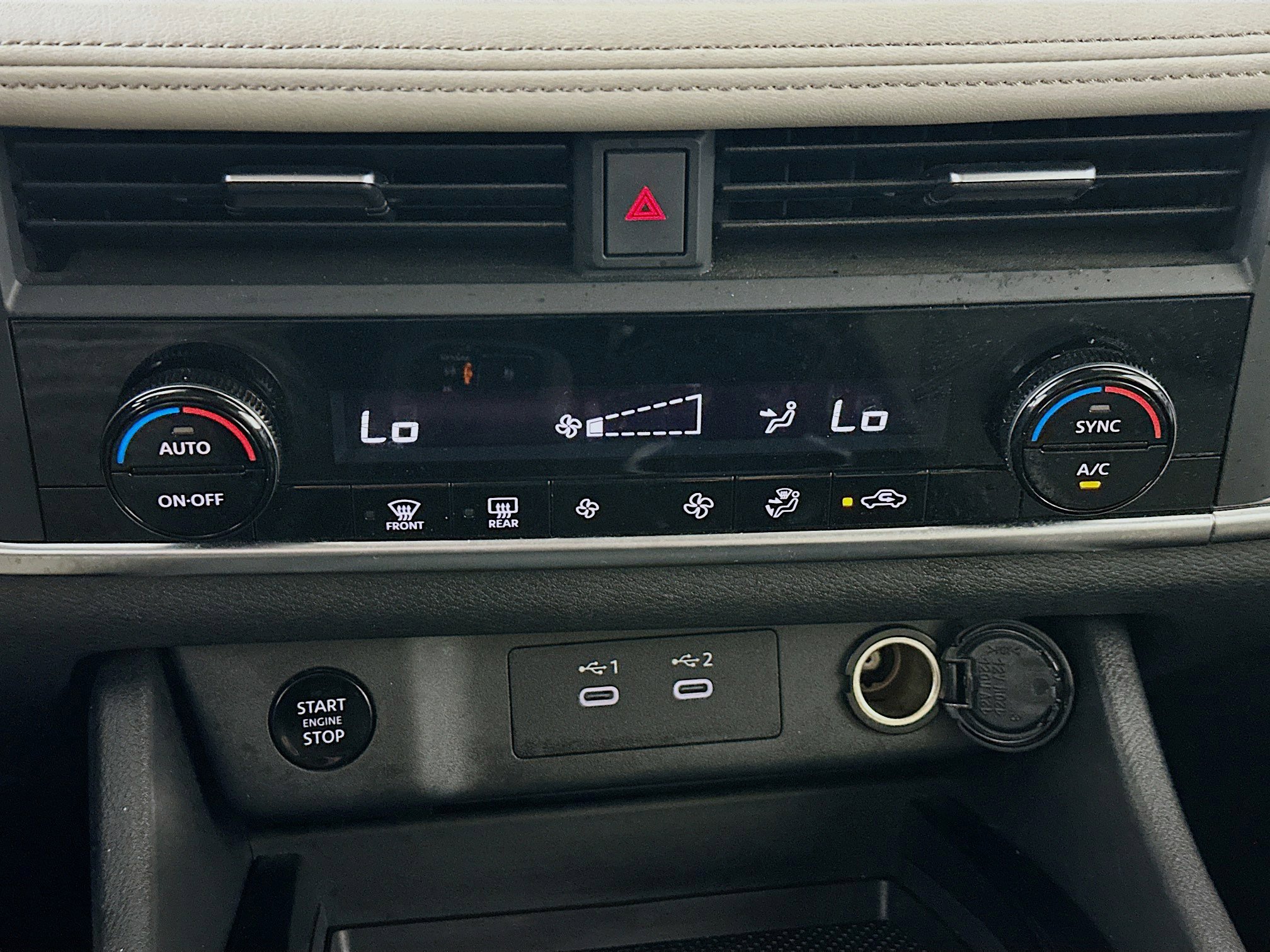 Used 2024 Nissan Rogue SV image 24