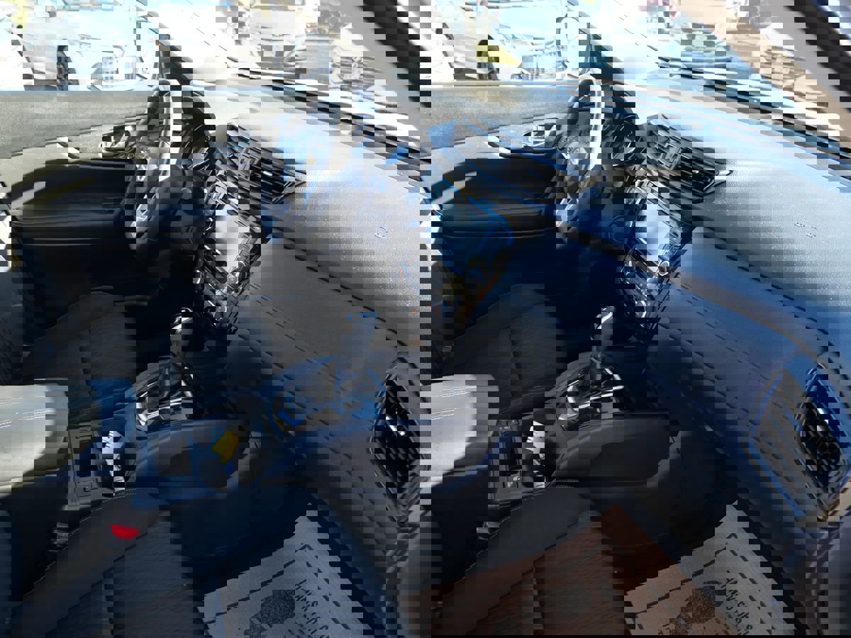 Used 2019 Nissan Rogue SV image 31