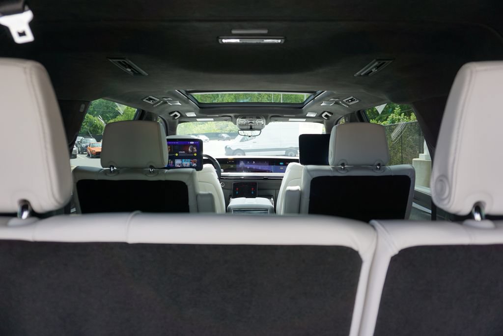 Used 2025 Cadillac Escalade ESV V AWD/4WD image 60