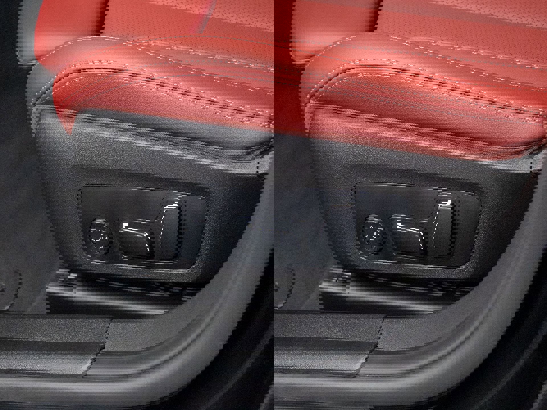 New 2025 BMW 330i xDrive Sedan w/ Convenience Package AWD/4WD image 15