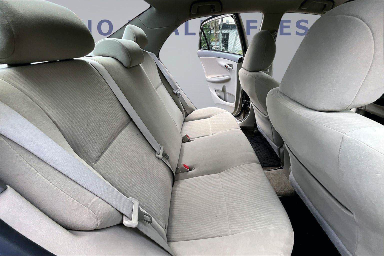 Used 2010 Toyota Corolla LE FWD image 21