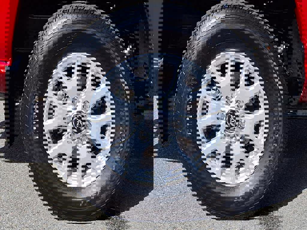 Certified 2024 Toyota Tacoma SR5 image 7