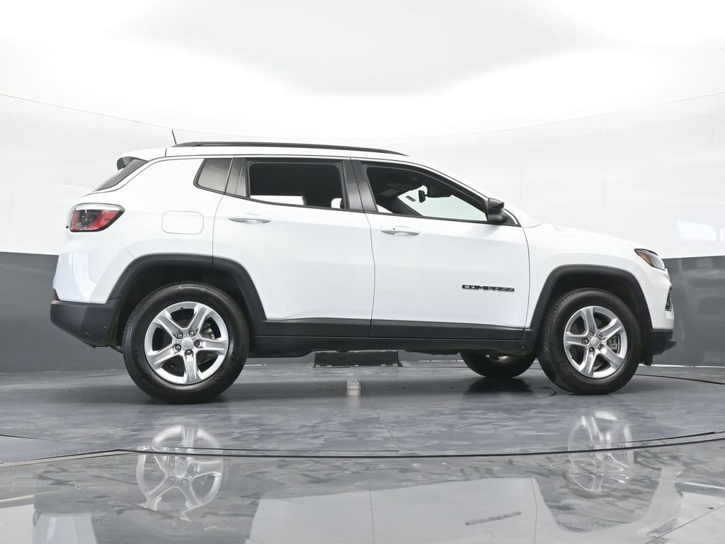 Used 2023 Jeep Compass Latitude AWD/4WD image 57