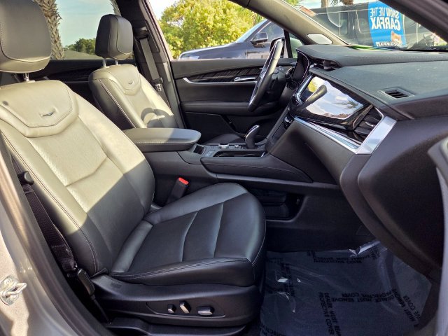Used 2024 Cadillac XT6 Premium Luxury FWD image 17