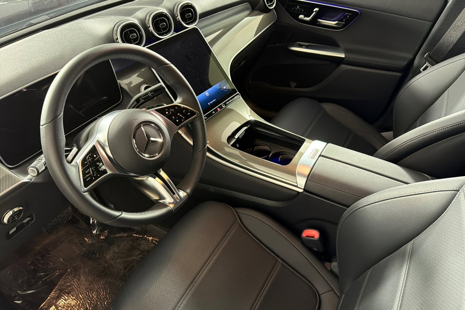 Used 2025 Mercedes-Benz GLC 300 image 9
