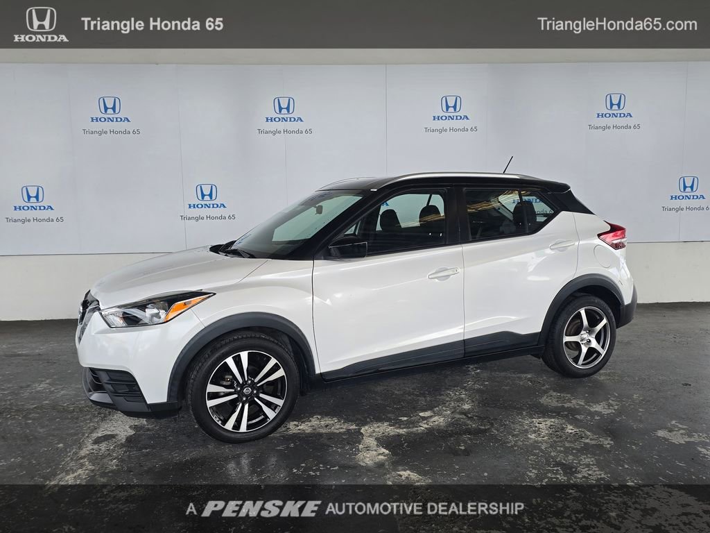 Used 2020 Nissan Kicks SV image 1