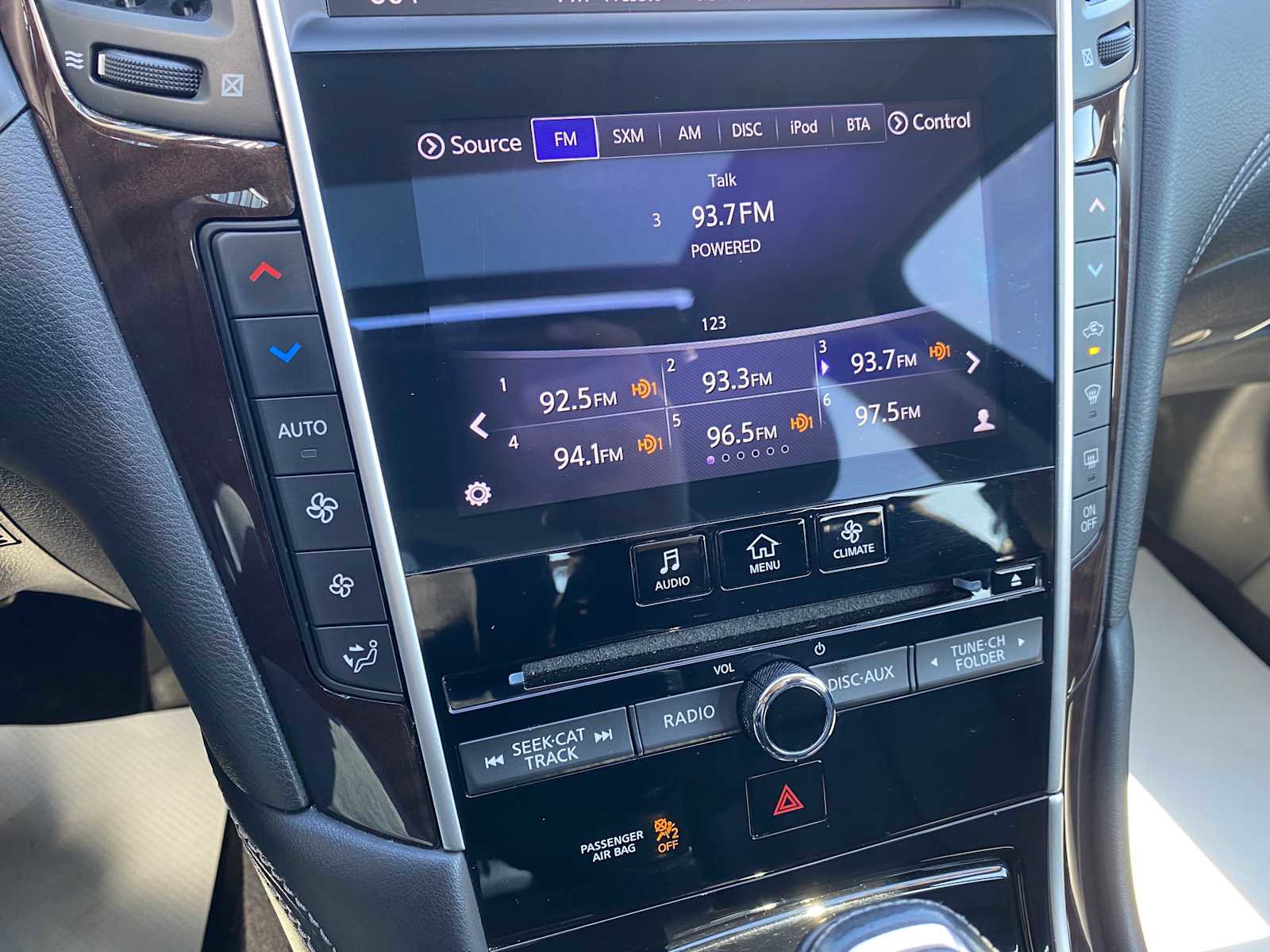 Used 2018 INFINITI Q50 Luxe AWD/4WD image 19