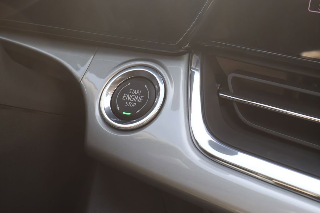 New 2026 Chevrolet Trax LT w/ Sunroof Package FWD image 33