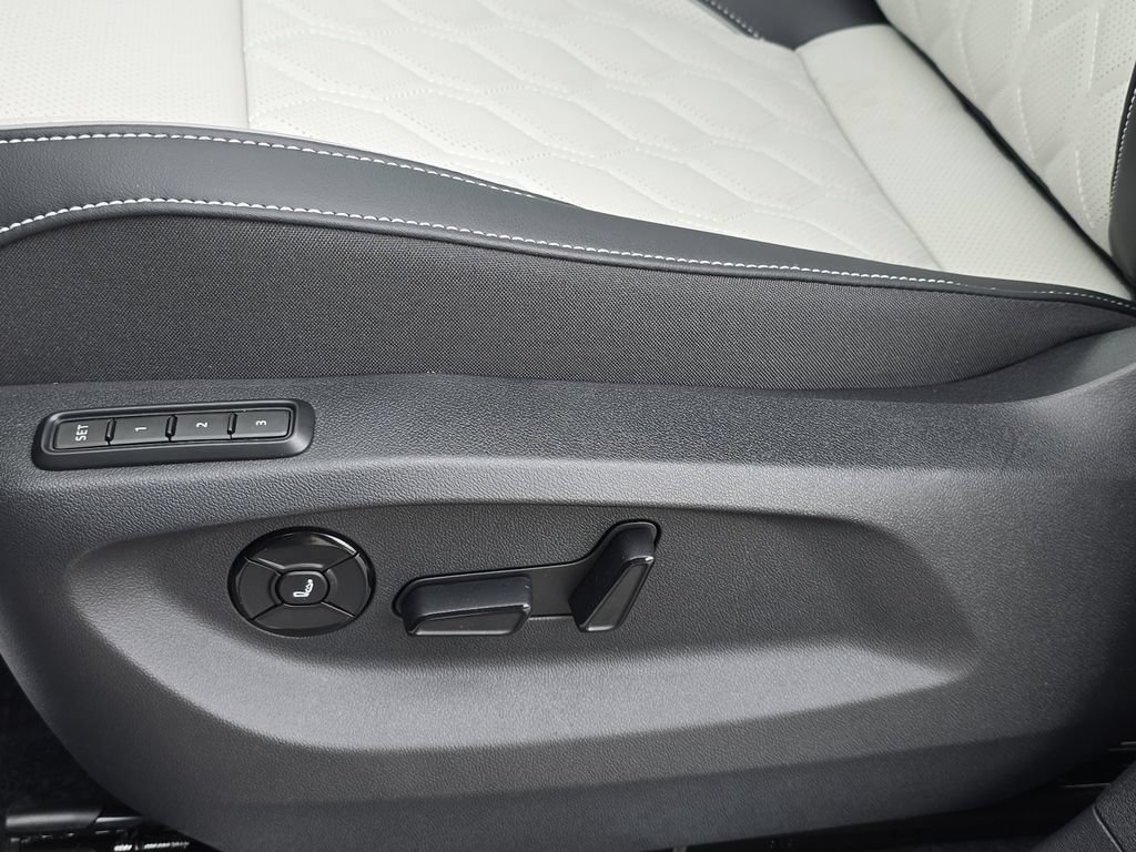 New 2026 Volkswagen Tiguan SEL R-Line AWD/4WD image 25