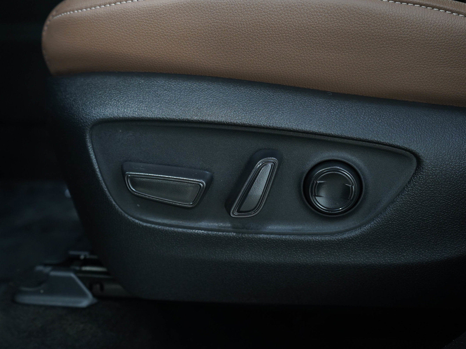 Used 2025 Toyota Grand Highlander AWD Hybrid image 29
