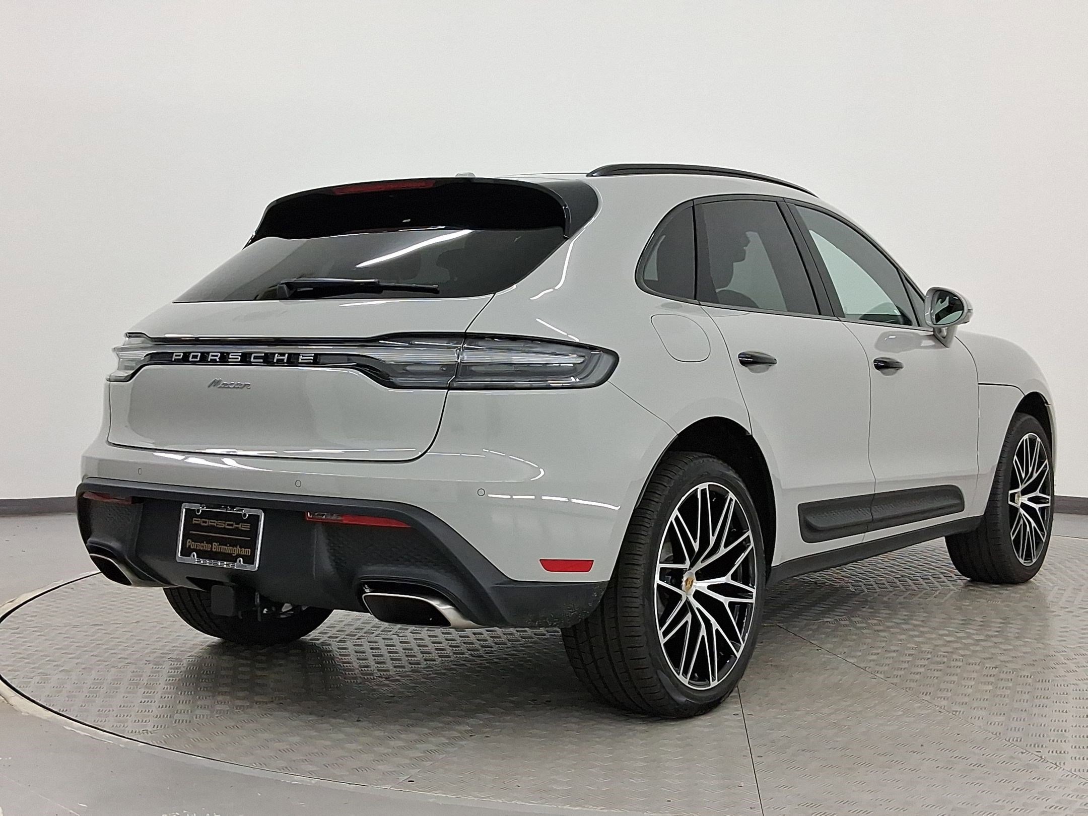 Used 2026 Porsche Macan image 9