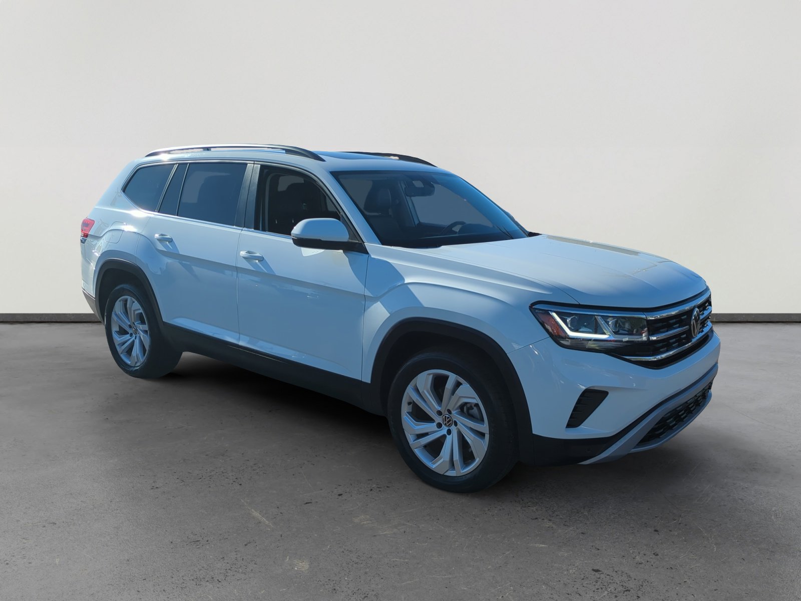 Used 2023 Volkswagen Atlas SE w/ Panoramic Sunroof Package image 7