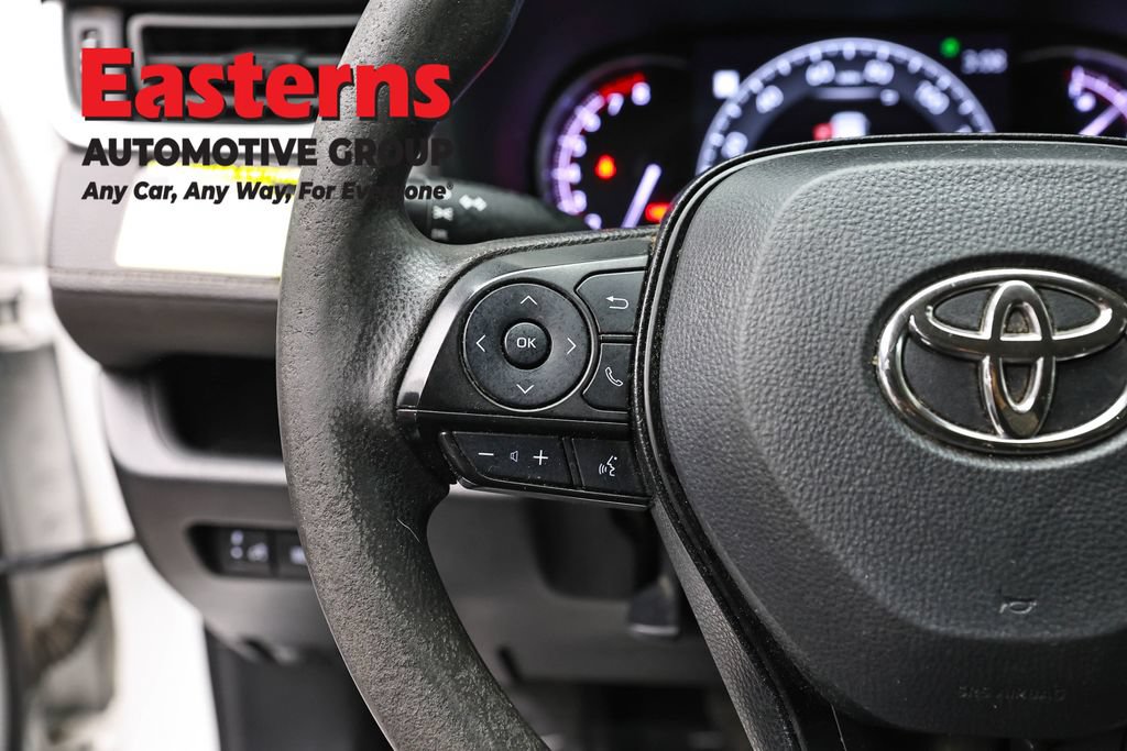 Used 2023 Toyota RAV4 LE AWD/4WD image 14