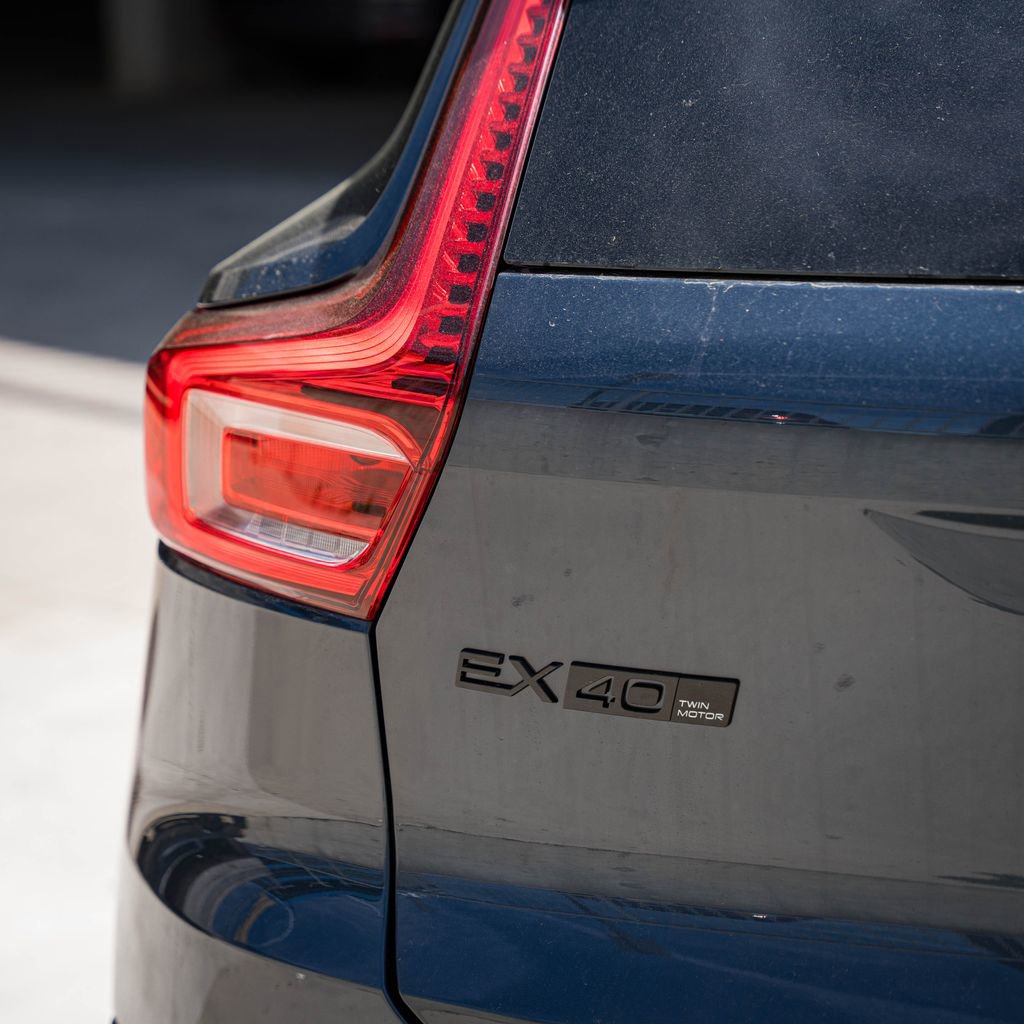 New 2026 Volvo EX40 Ultra AWD/4WD image 5