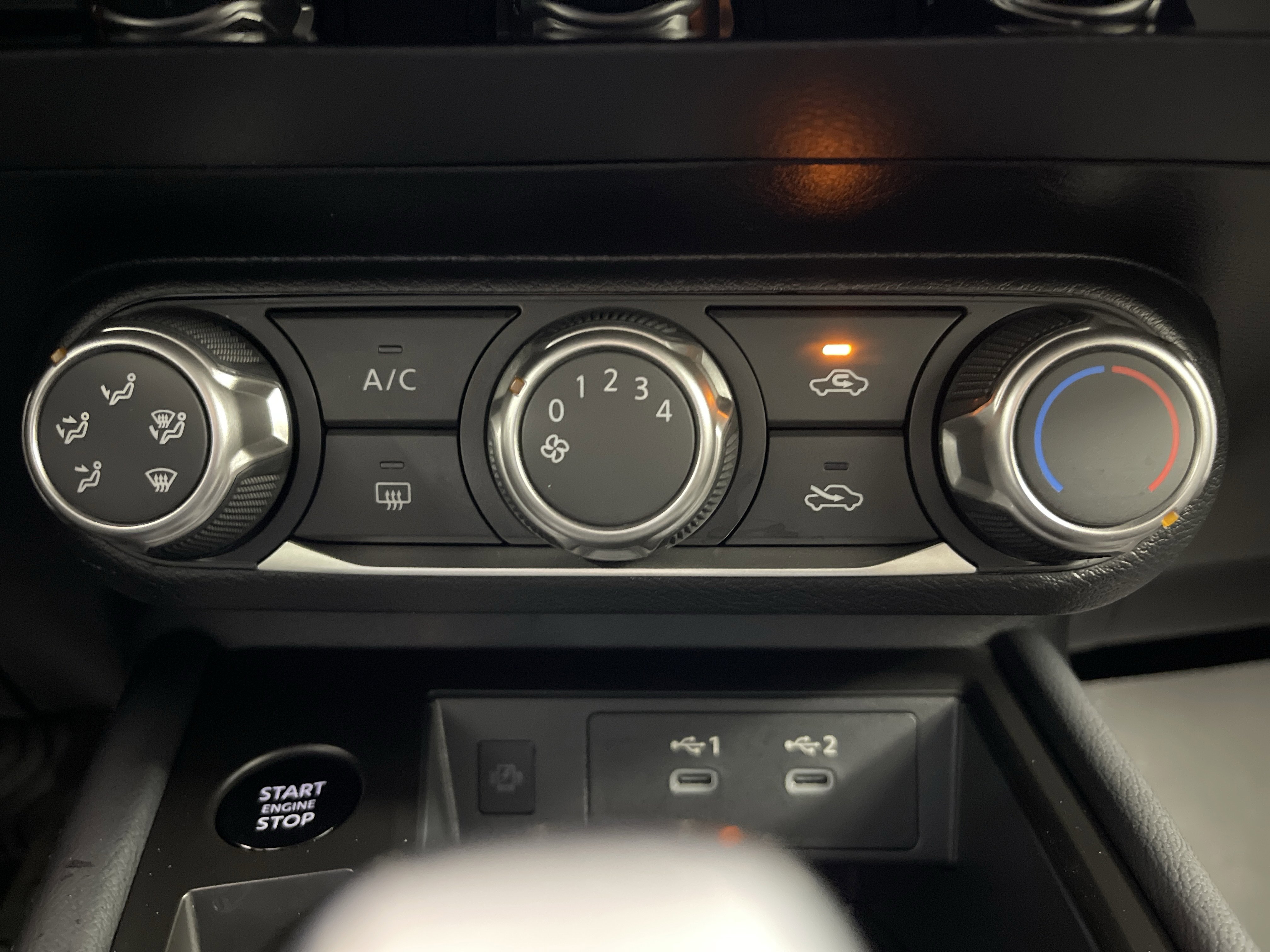 Used 2025 Nissan Kicks SV image 24