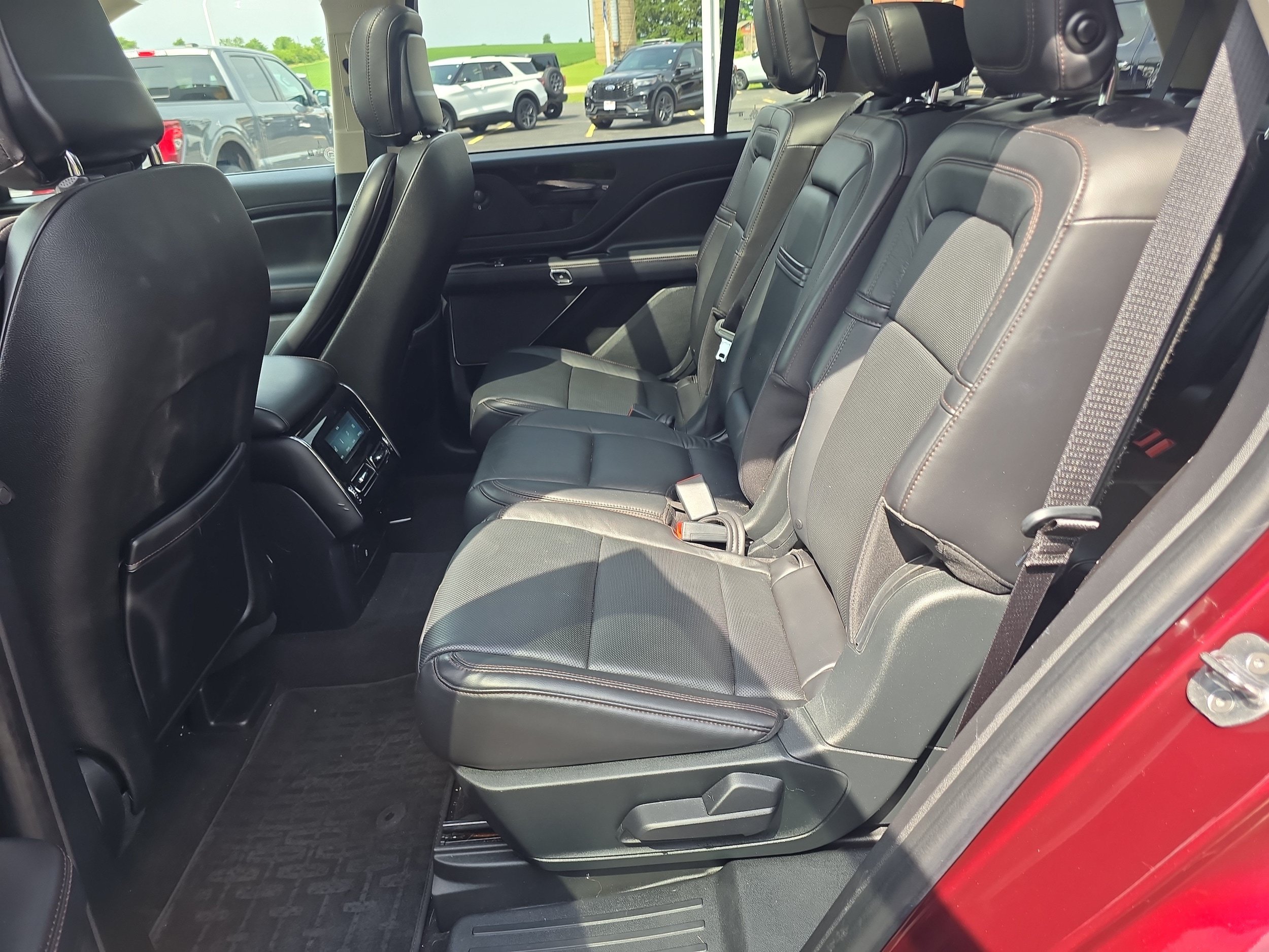 Used 2020 Lincoln Aviator Reserve w/ Equipment Group 201A AWD/4WD image 16