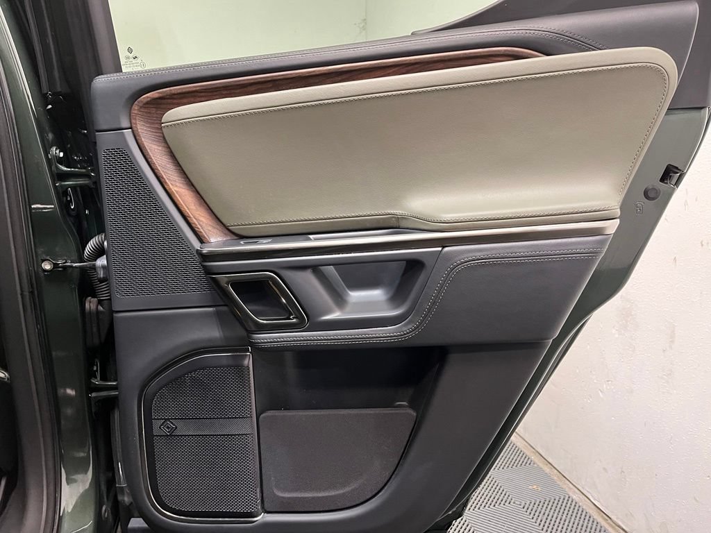 Used 2023 Rivian R1T Adventure AWD/4WD image 18