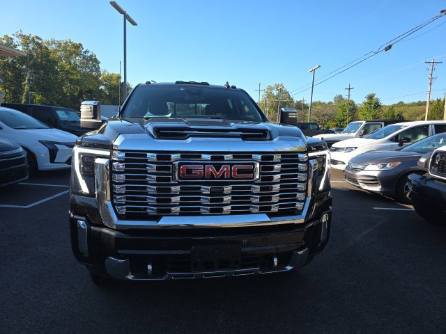 Used 2025 GMC Sierra 2500 Denali w/ Denali Reserve Package AWD/4WD image 2