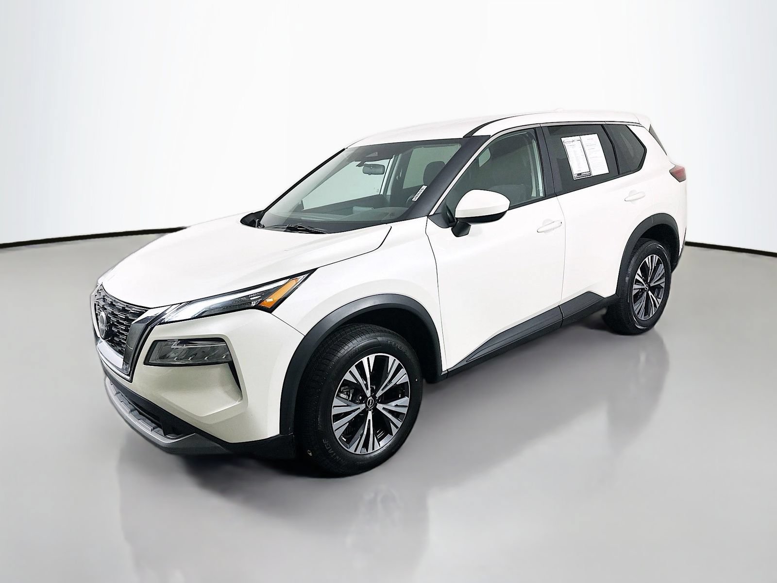 Used 2023 Nissan Rogue SV FWD image 3