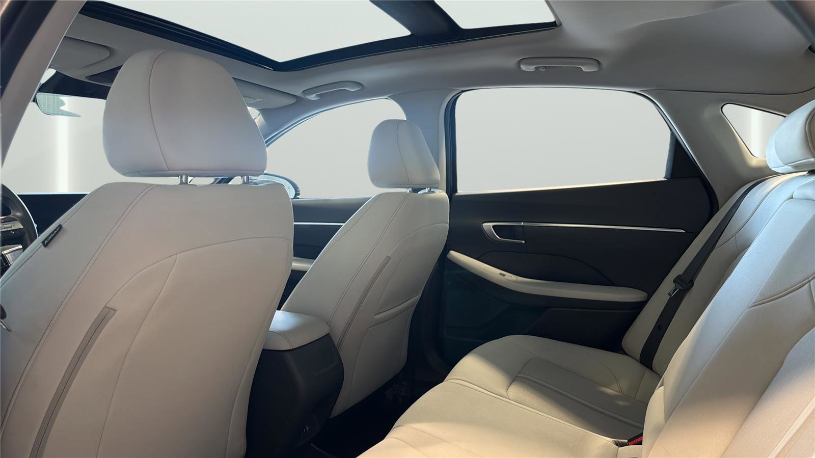 Used 2024 Hyundai Sonata SEL w/ Convenience Package image 17