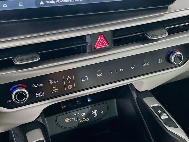 Certified 2024 Kia Sorento S w/ Panoramic Sunroof Package FWD image 16