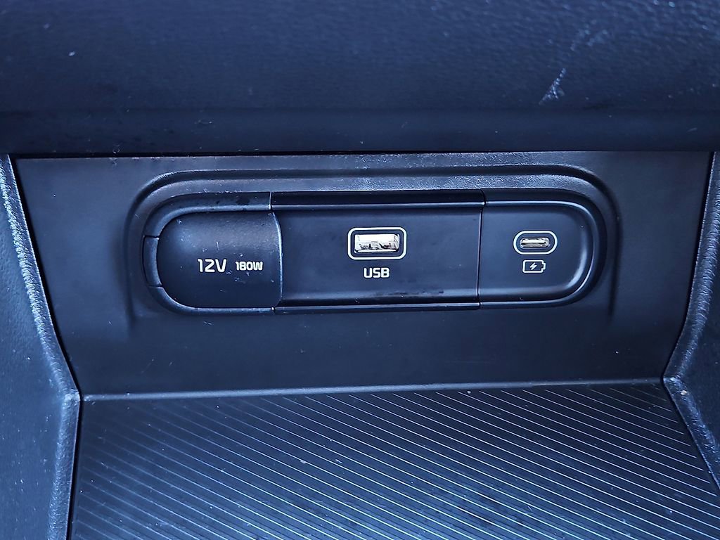 Used 2025 Kia Sportage LX image 25